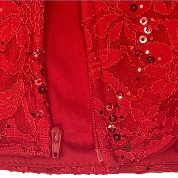 B. Darlin Juniors Red Lace Sequined Crop Top Size 13/14 - Picture 5 of 7